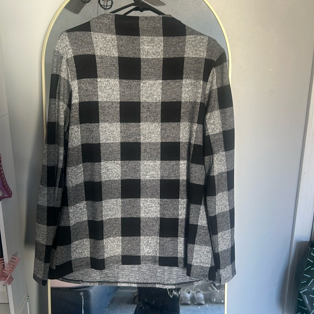 Plaid sweater in great shape